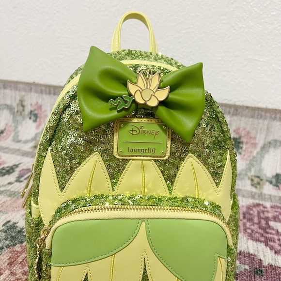 💎NEW Loungefly Disney Princess Tiana Sequins Mini Backpack FIRM - Picture 5 of 13